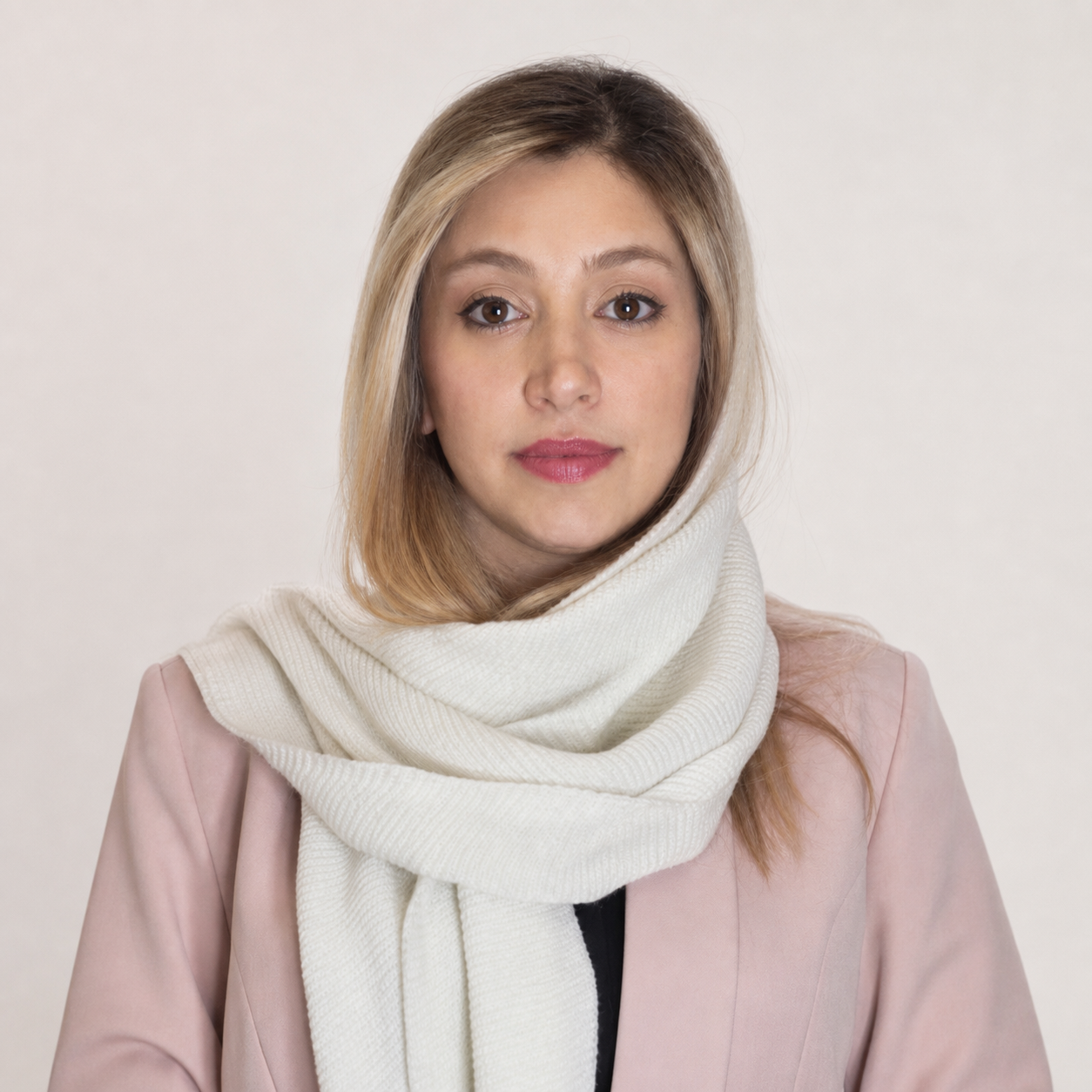 عکس نیوشا توانا